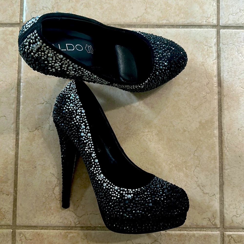 Aldo size 7 heal, sparkly pump